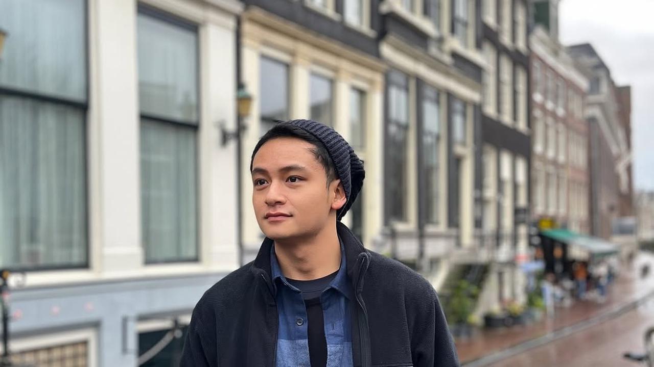 Potret Randy Martin saat Liburan di Luar Negeri, Gaya Penampilan Selalu Jadi Sorotan