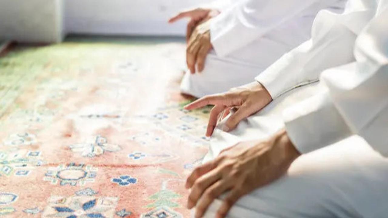 Mendengar Tangisan Anak saat Ibadah di Hari Raya Idul Fitri, Tetap Lanjut Salat atau Tidak?