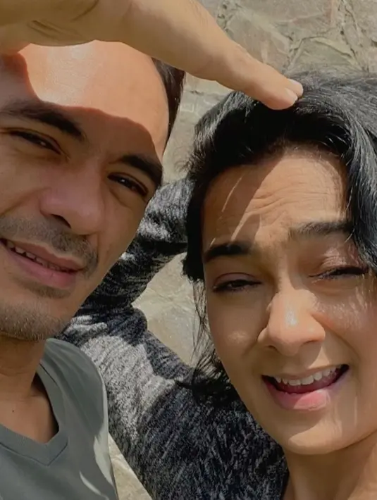 <p>Delapan belas tahun membangun rumah tangga, Attar Syach dan Ananda Lontoh dikaruniai tiga anak yang kini sudah remaja. (FOTO: instagram.com/ananda_faturrahman/)</p>