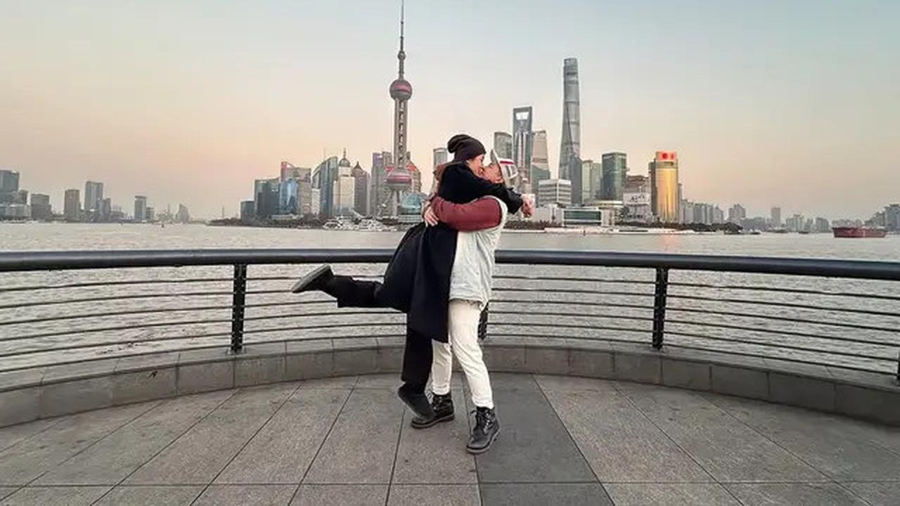 7 Potret Chelsea Olivia dan Glenn Kunjungi Spot Saat Prewedding, 10 Tahun Menikah