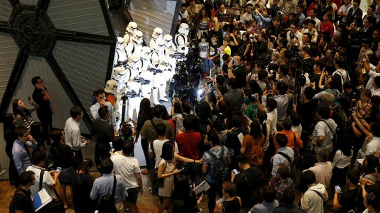 Mampir di Changi, pesawat Star Wars hebohkan warga Singapura