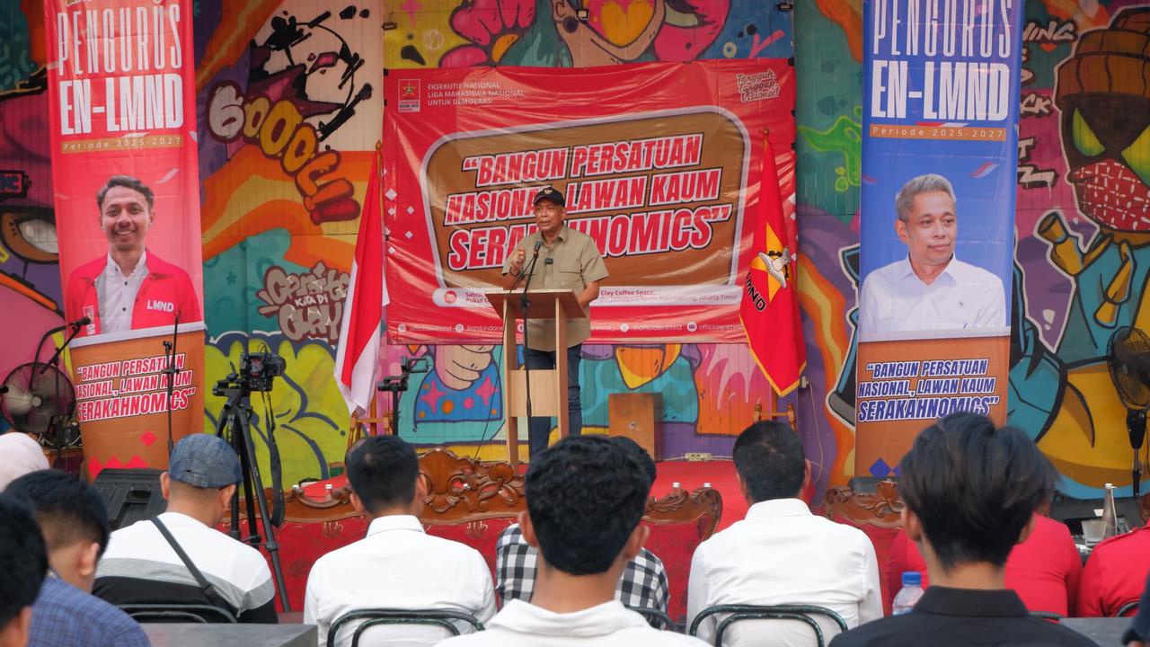 Ketua Umum Partai PRIMA, Agus Jabo Priyono saat menghadiri acara peluncuran Kepengurusan Eksekutif Nasional Liga Mahasiswa Nasional untuk Demokrasi (LMND)