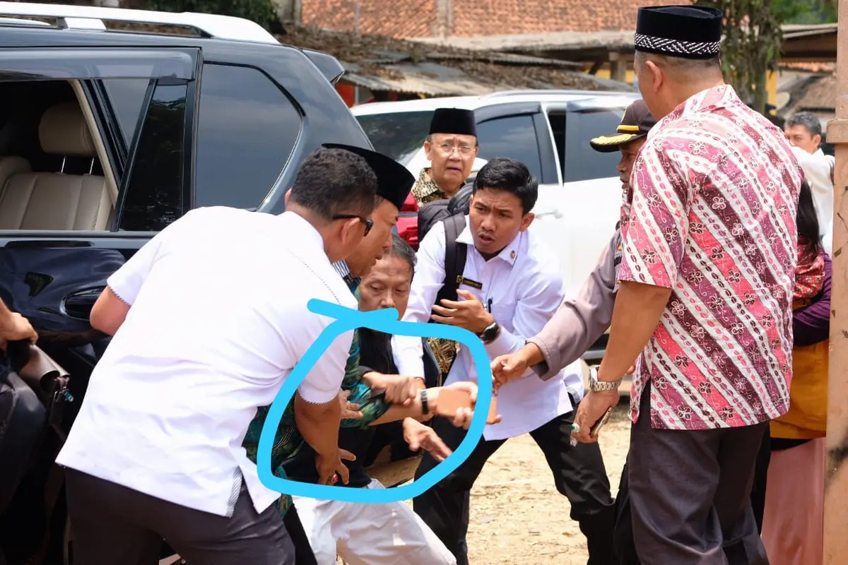 Menkopolhukam Wiranto diserang orang tak dikenal saat di Pandeglang, Banten