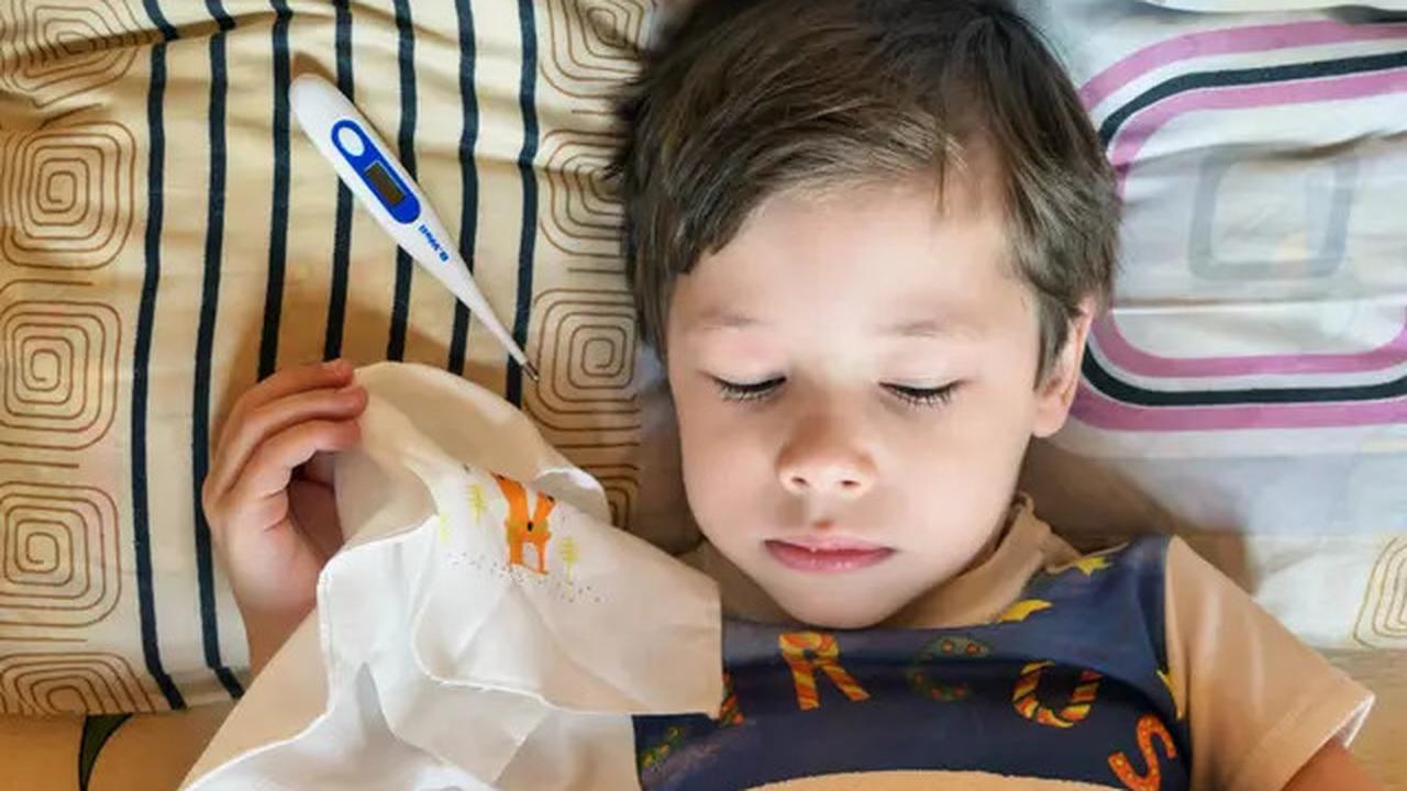 Cara Mengatasi Anak Demam Saat Malam, Ini Cara Praktis Meredakannya di Rumah