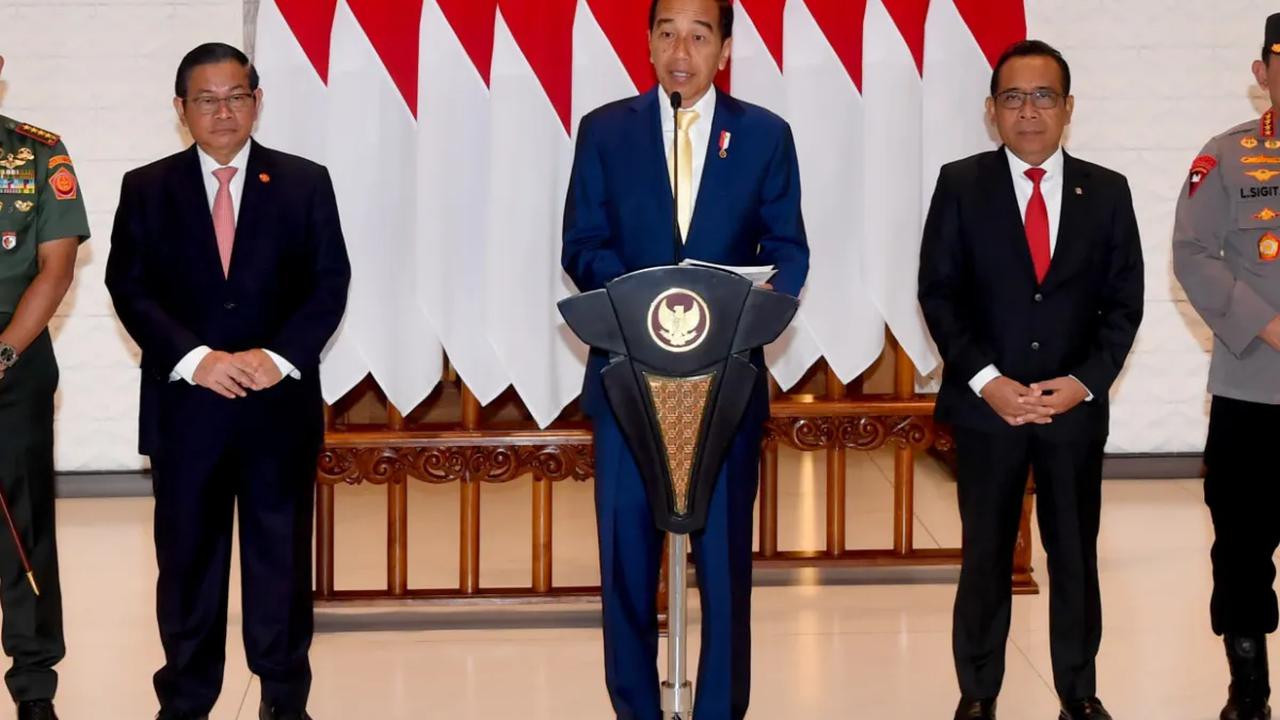 "Ya biasa saja," ucap Jokowi.