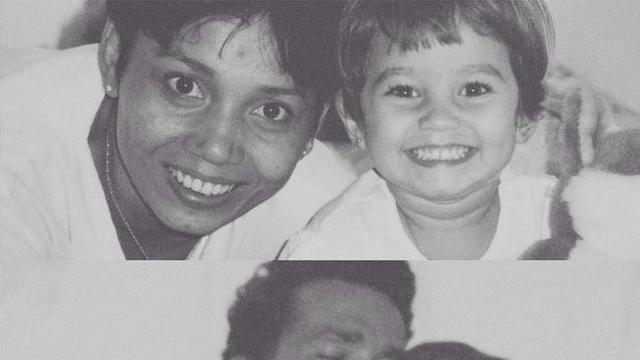 picture Enzy Storia Kecil potret masa kecil enzy storia