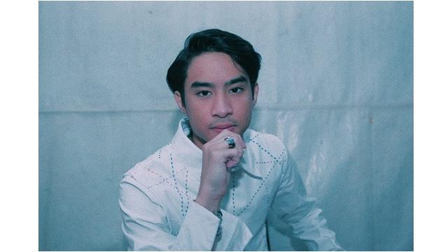 6 Potret Devano Danendra, Anak Iis Dahlia yang Beranjak Dewasa