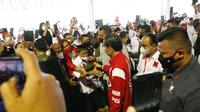 Foto Presiden Jokowido saat memberikan Bantuan kepada para pedagang pasar   pasar Muntilan