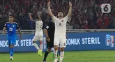 Pemain Timnas Indonesia Sandy Walsh merayakan kemenangan usai bermain melawan Filipina pada laga final putaran kedua kualifikasi Piala Dunia 2026 zona Asia di Stadion Utama Gelora Bung Karno, Jakarta, Selasa (11/6/2024).  ).  (Liputan6.com/Herman Zakharia)
