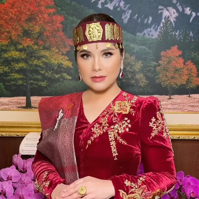 6. Annisa Pohan
