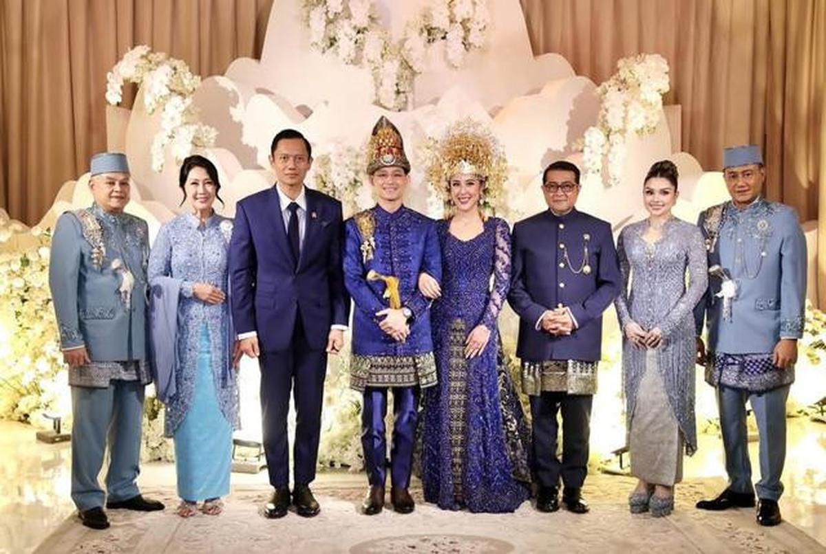 6 Potret Dekorasi Acara Pernikahan Teuku Rassya dan Cleantha Islan yang Serba Putih dan Elegan