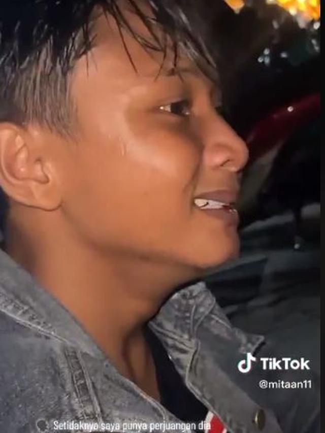 6 Potret Fajar yang Viral Karena Cintanya Tak Dihargai, Cowok Asal Gorontalo