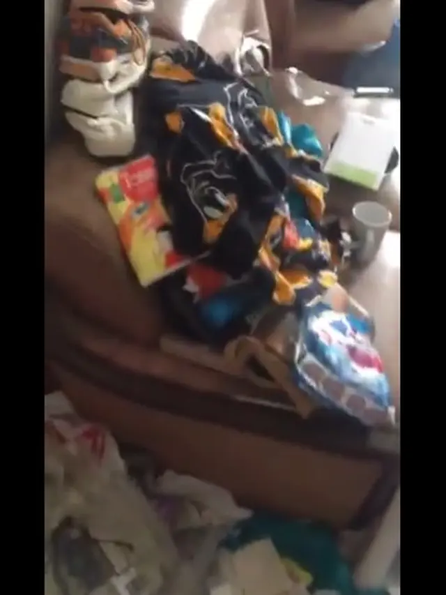 Cewek Ini Kaget Temukan Kamar Teman Kosnya Penuh Sampah, Warganet: Itu Gangguan Kejiwaan
