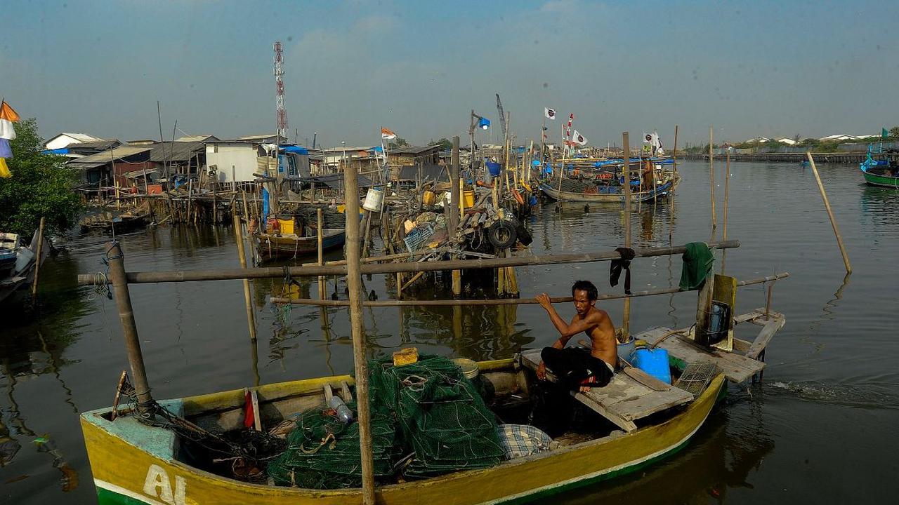 Dalam sehari mereka hanya mendapat hasil tangkapan seperti rajungan dengan rata-rata 3 sampai 4 kilogram seharga Rp45 ribu per kilogram.