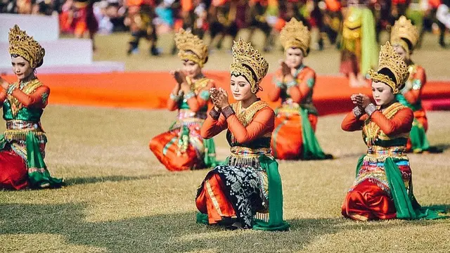 Bentangkan Bendera 2000 Meter, Ini 7 Momen Seru Sumpah Merah Putih