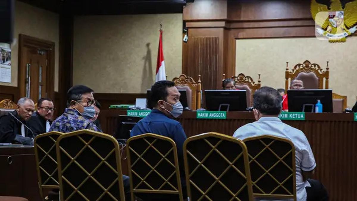 Tiga Hakim Tersangka Suap Vonis Bebas Ronald Tannur Jalani Sidang Pembacaan Dakwaan