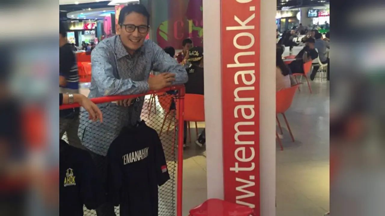 Sandiaga Uno foto di stan TemanAhok