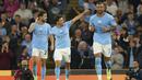 Gol kelima Manchester City ke gawang Nottingham Forest dicetak oleh Julian Alvraez (tengah) pada menit ke-65 lewat sepakan kaki kanan usai menerima umpan terobosan dari Riyad Mahrez. (AP/Dave Thompson)
