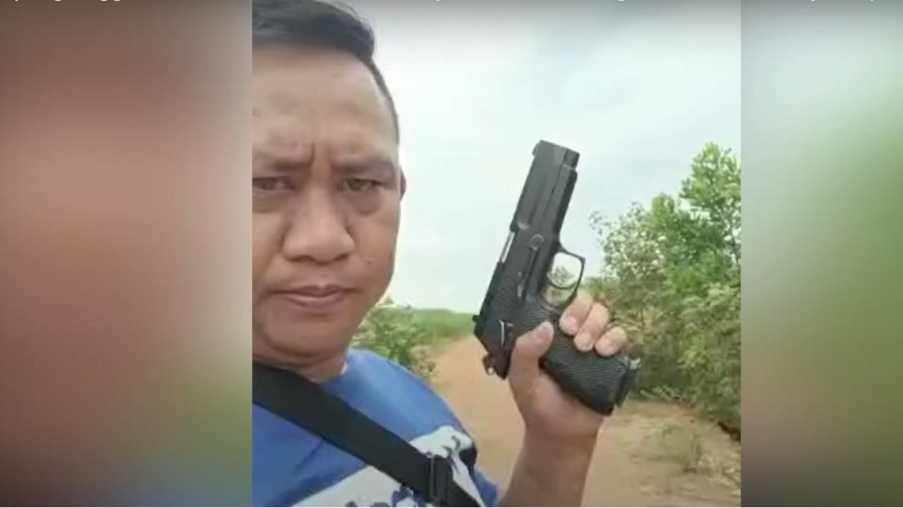 VIDEO: Tampang Anggota TNI Penembak Polisi di Way Kanaan, Viral Lagi Pamer Bawa Senjata Spi