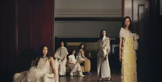 Sebuah kejutan datang dari SAPTO DJOJOKARTIKO Fall Winter 2024. Dalam penjelasaanya, Koleksi ini merepresentasikan esensi roda kehidupan yang terus bergulir, sebuah perjalanan reflektif dirinya melalui penjelajahan kreasi yang terus menerus berkembang. [ Foto dok: SAPTO DJOJOKARTIKO ]
