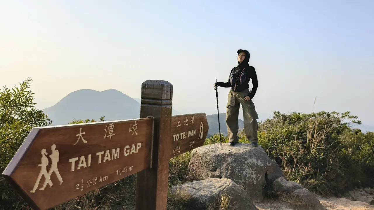 Destinasi Hiking Terbaik dan Ramah Pemula di Hong Kong: Dragon's Back dan High Island Geo Trail