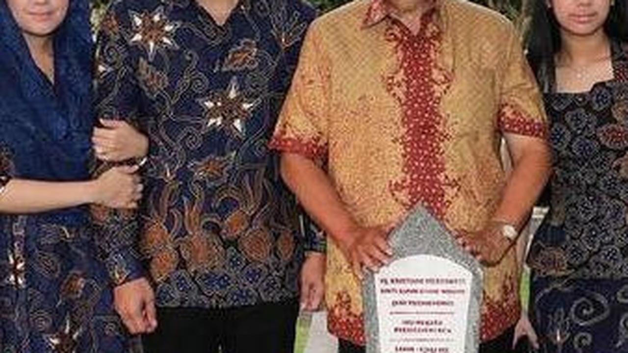 Sama-Sama Cantik bak Anak Kembar, Berikut 8 Potret Annisa Pohan dan Putri Semata Wayangnya Saat Ziarah ke Makam Ani Yudhoyono