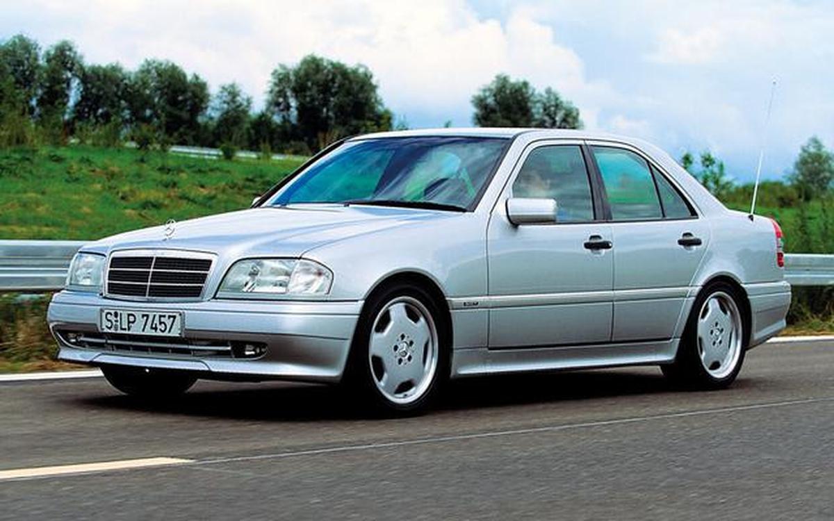 8 Rekomendasi Mobil Mercedes dengan Harga di Bawah Rp 100 Juta!