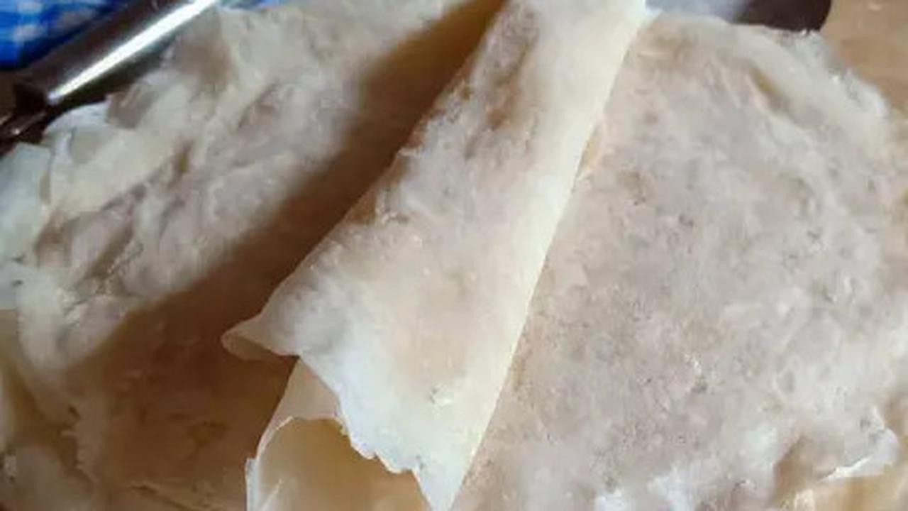 Cara Mudah Pisahkan Kulit Lumpia yang Menempel agar Tidak Robek