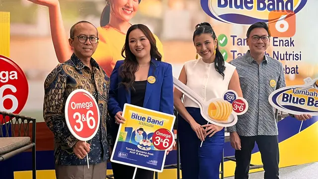 Sharena Delon dan Tim Blue Band dalam Konferensi Pers: Upfield Indonesia kampanye #TambahkanBlueBand di kawasan Jakarta Selatan, Rabu (4/9/2024).