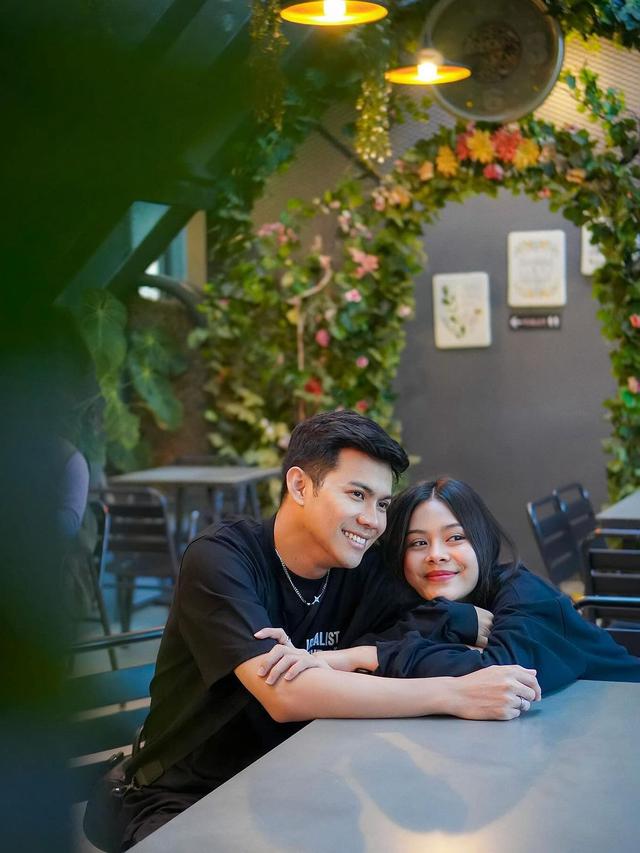 6 Potret Kebersamaan Melly Lee dan Tama Kim, Sudah 4 Tahun Pacaran