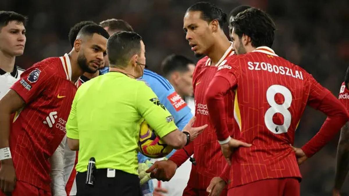 Apakah Marah-Marah kepada Wasit Liga Inggris Membuat Segalanya Lebih Baik?
