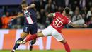 PSG harus puas meraih hasil imbang 1-1 kala menjamu Benfica dalam partai matchday 4 fase grup Liga Champions 2022/2023 yang digelar di Parc des Princes, Rabu (12/10/2022). (AP/Francois Mori)