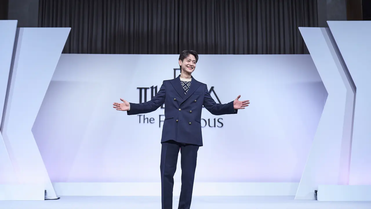 Minho SHINee dalam konferensi pers The Fabulous (Netflix)