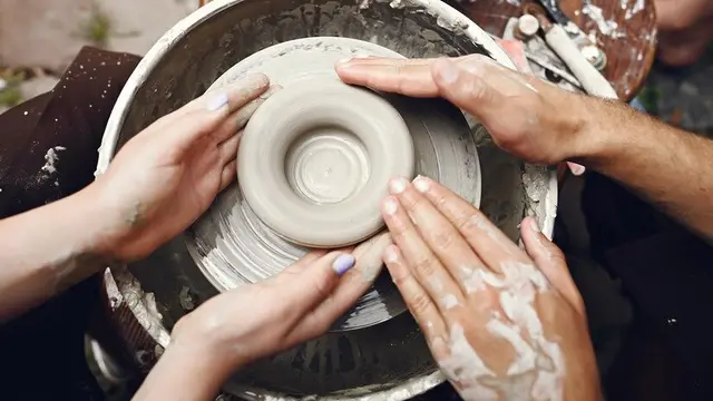 Ide Aktivitas Valentine yang Membuat Momen Spesial Semakin Berkesan (Foto/Sumber: Freepik)