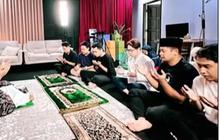 6 Potret Detik-Detik Richard Lee Mualaf di Depan Ustaz Derry dan Felix Siauw, Wajahnya Terlihat Tenang dan Damai