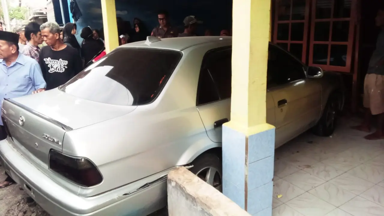 Lansia di Depok Tewas Tertabrak Mobil yang Baru Dinyalakan