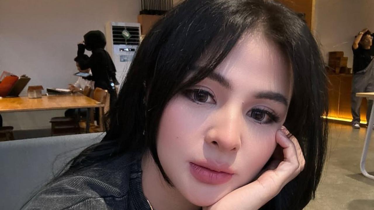 7 Potret Thya Sethya saat Pakai Hijab setelah Tinggalkan MMA, Sempat Tampil Bercadar Ketika Umroh