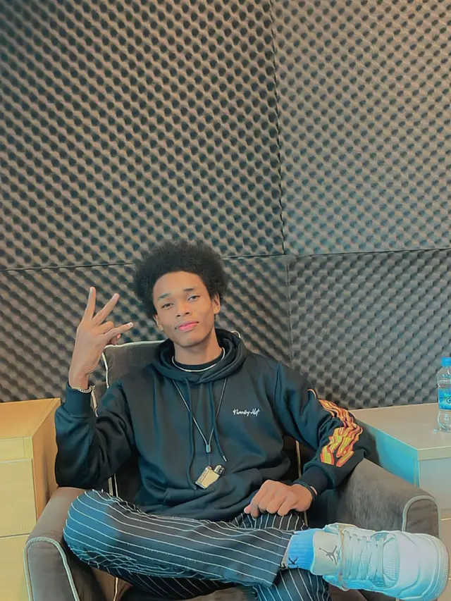 Selebgram Danil Sapt senang bisa bertemu idolanya, Ayu Ting Ting