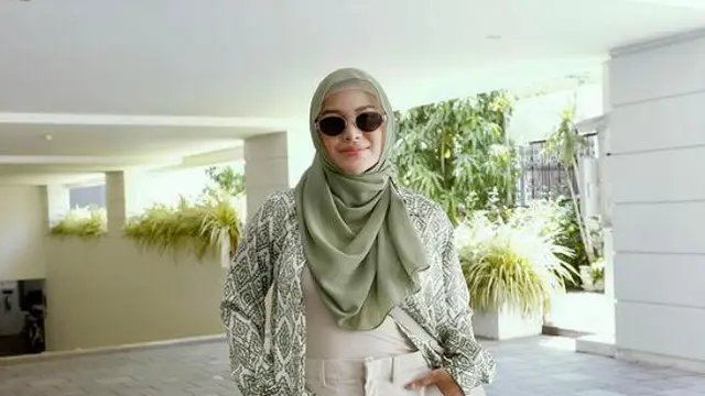 Aurel terlihat langsing