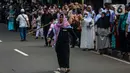 Antrean warga mengular sepanjang jalan Majapahit, Jakarta Pusat. (Liputan6.com/Angga Yuniar)
