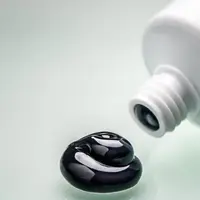 Lupakan semua yang kamu pikirkan dan kamu ketahui tentang obat pemutih gigi. Cobalah pasta gigi arang! (Foto: beverlyhillsformula.com)