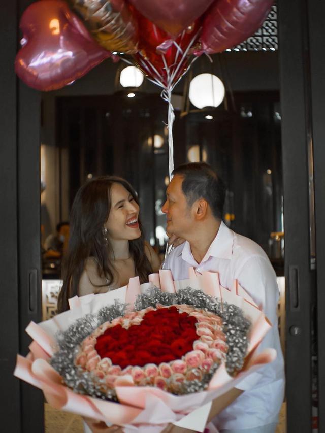 9 Tahun Menikah, Ini 7 Potret Bahagia Olivia Jensen Bersama Keluarga