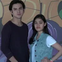 Cut Syfifa berperan sebagai Kasih dan Rizky Nazar sebagai Pandu di sinetron Anak Sekolahan. Baru pertama kali beradu akting, bagaimana sih cara mereka dapatkan chemistry? 