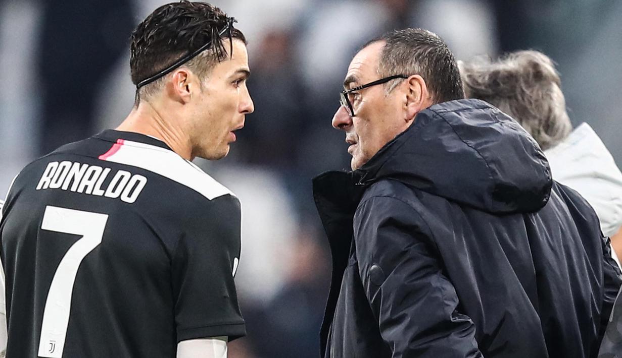 Mantan bintang Manchester United itu juga kembali memenangkan Scudetto. Namun, Sarri ternyata hanya bertahan semusim di Turin. Pelatih asal Italia itu dipecat setelah Si Nyonya Tua tersingkir dari Liga Champions. (AFP/Isabella Bonotto)