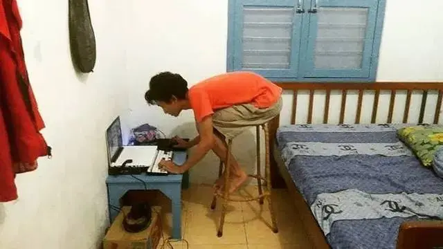 10 Potret Absurd Orang saat Bikin Susah Sendiri Ini Bikin Tepuk Jidat