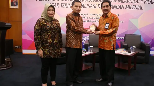 Ma’ruf Cahyono pada Forum Tematik Bakohumas bertema “Peran MPR dalam Memasyarakatkan Nilai-Nilai Empat Pilar Agar Terinternalisasi di Kalangan Milenial”