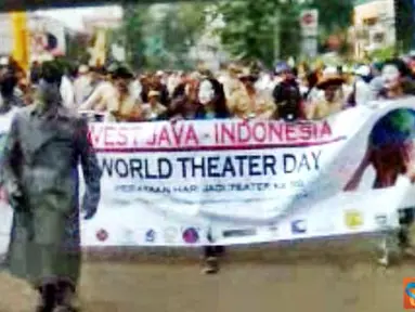 Pawai Hari Jadi Teater