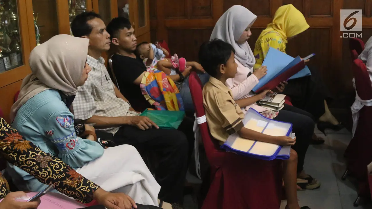 Posko Pelayanan PPDB Dipadati Warga
