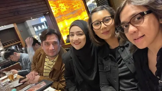 Cindy Fatikasari dan Tetangga di Kanada