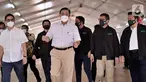 CEO Tokopedia William Tanuwijaya, Menko Marves Luhut Binsar Panjaitan, CEO Goto Andre Soelistyo, Komisaris Tokopedia Wishnutama Kusubandio, Komisaris GoTo Garibaldi Thohir saat  meninjau progres pembangunan Rumah Oksigen Gotong Royong di Jakarta, Minggu (18/07/2021) (Liputan6.com/HO/Ading)